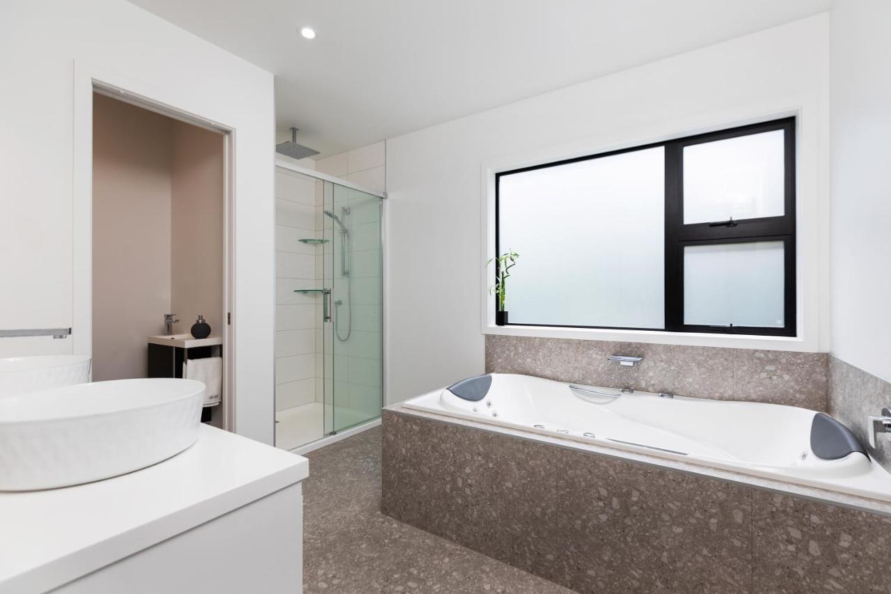 Oakura Beach Front Apartments Exterior foto